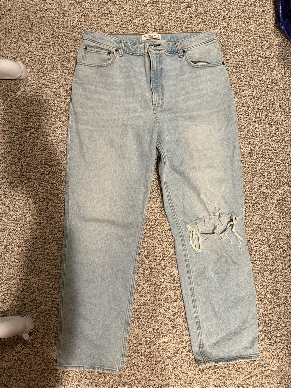 Abercrombie & Fitch 90s straight ultra high rise, sz 14/32 light wash for summer